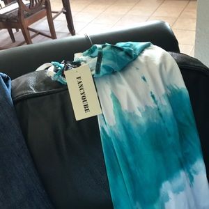 BNWT tie dyed green and white large